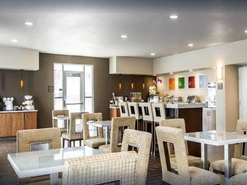 Comfort Suites Woodland - Sacramento Airport Zewnętrze zdjęcie